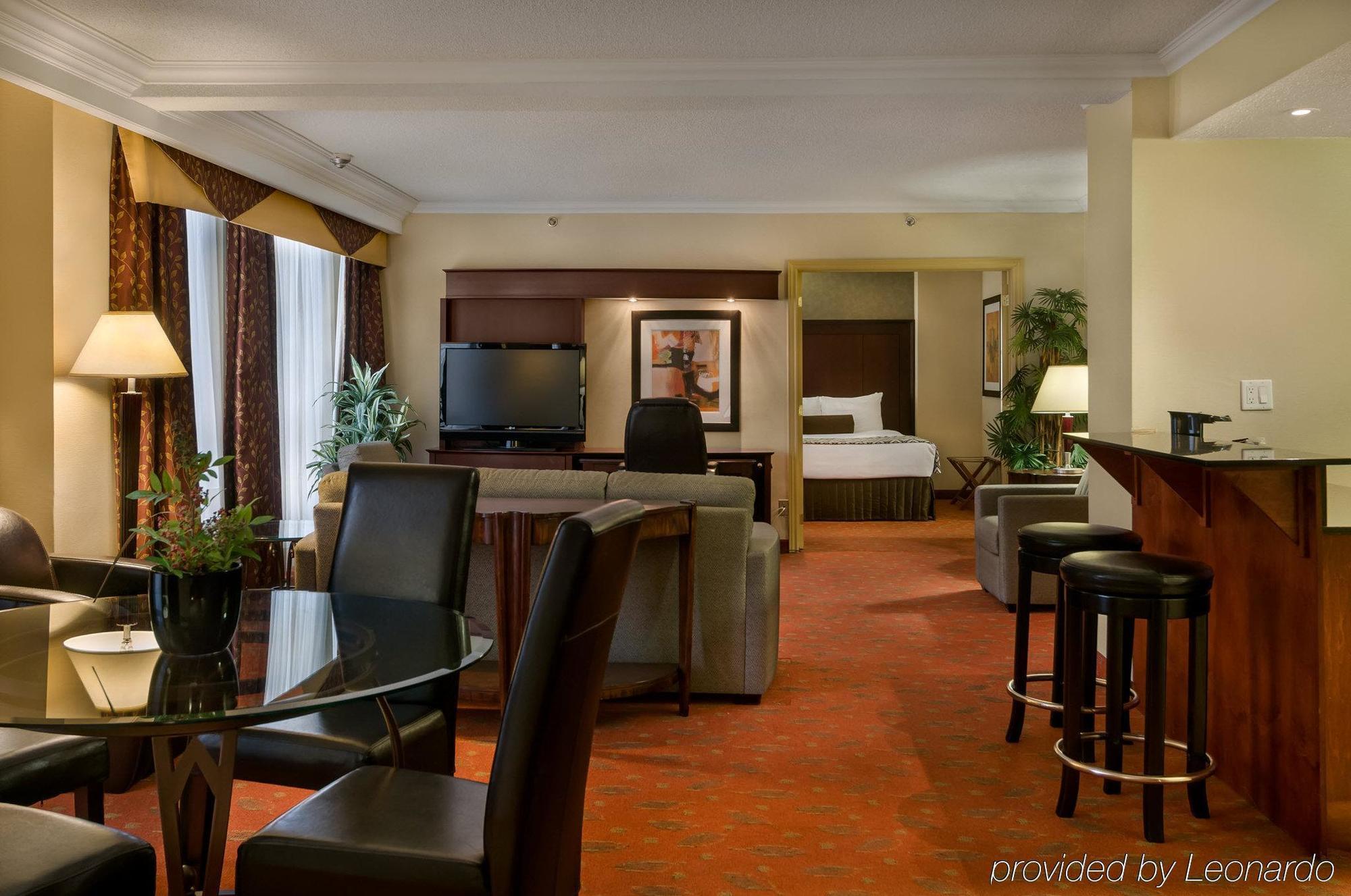 Hamilton Plaza Hotel And Conference Center Exteriér fotografie